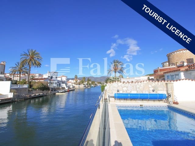 3 bedroom Villa for sale in Empuriabrava, Castelló d'Empúries with pool garage - € 695,000 (Ref: 9192927)