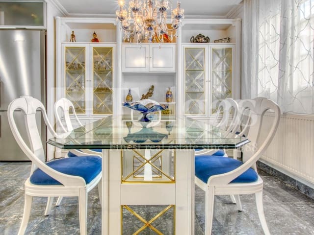 5 bedroom Villa for sale in Empuriabrava, Castelló d'Empúries with pool garage - € 780,000 (Ref: 9192929)