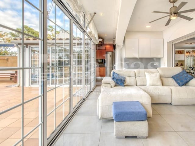 5 bedroom Villa for sale in Empuriabrava, Castelló d'Empúries with pool garage - € 780,000 (Ref: 9192929)