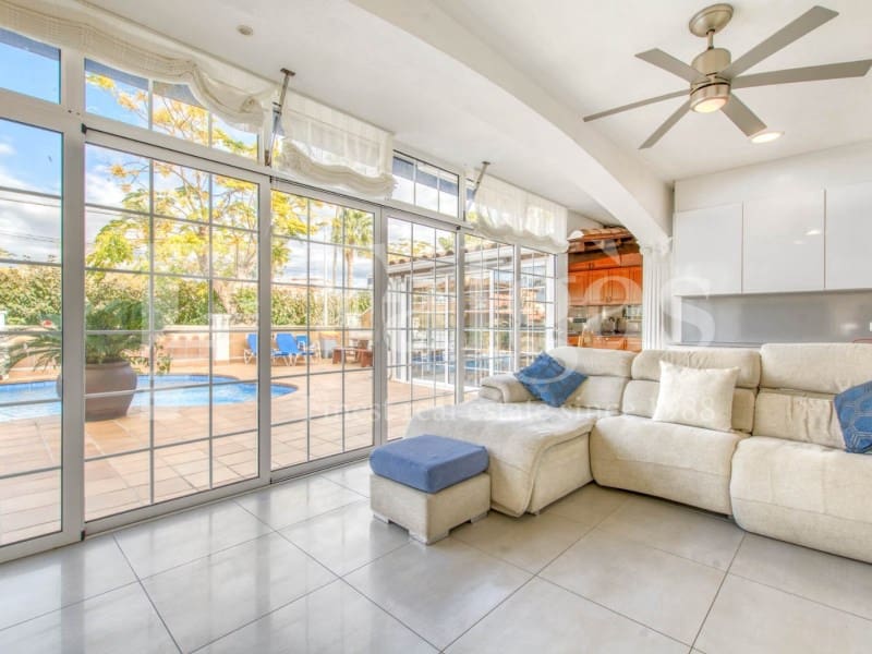 5 quarto Moradia para venda em Empuriabrava com piscina garagem - 780 000 € (Ref: 9192929)