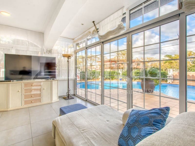 5 quarto Moradia para venda em Empuriabrava com piscina garagem - 780 000 € (Ref: 9192929)