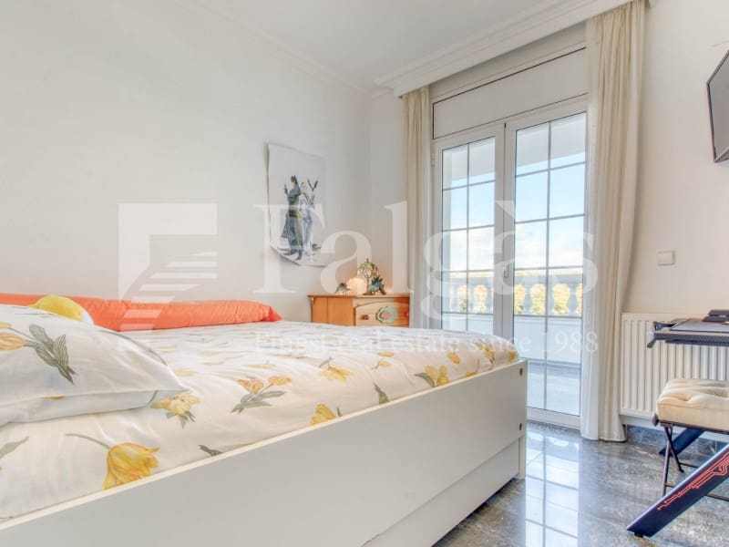 5 quarto Moradia para venda em Empuriabrava com piscina garagem - 780 000 € (Ref: 9192929)