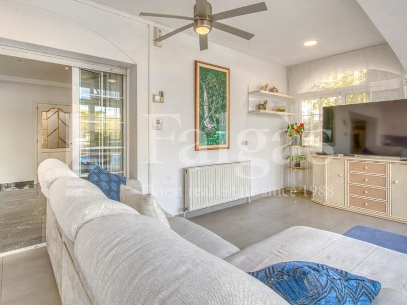 5 quarto Moradia para venda em Empuriabrava com piscina garagem - 780 000 € (Ref: 9192929)