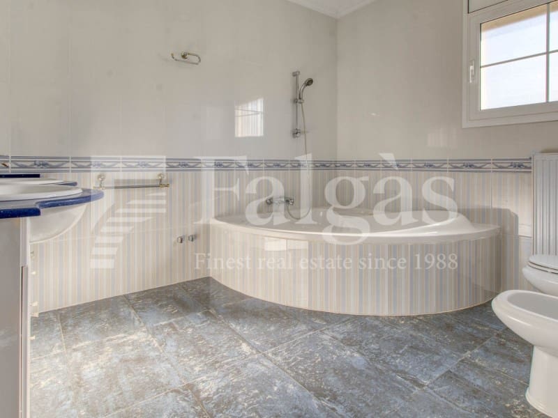 5 quarto Moradia para venda em Empuriabrava com piscina garagem - 780 000 € (Ref: 9192929)