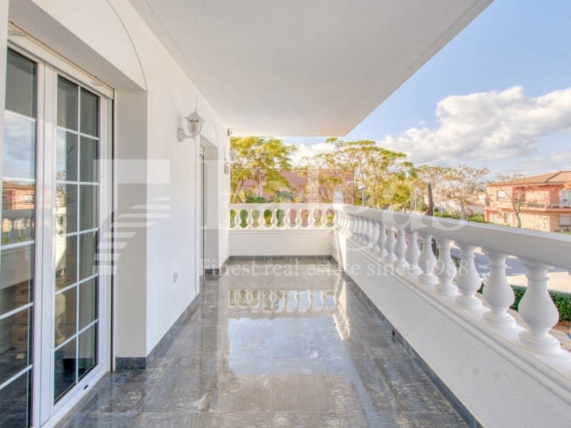 5 quarto Moradia para venda em Empuriabrava com piscina garagem - 780 000 € (Ref: 9192929)