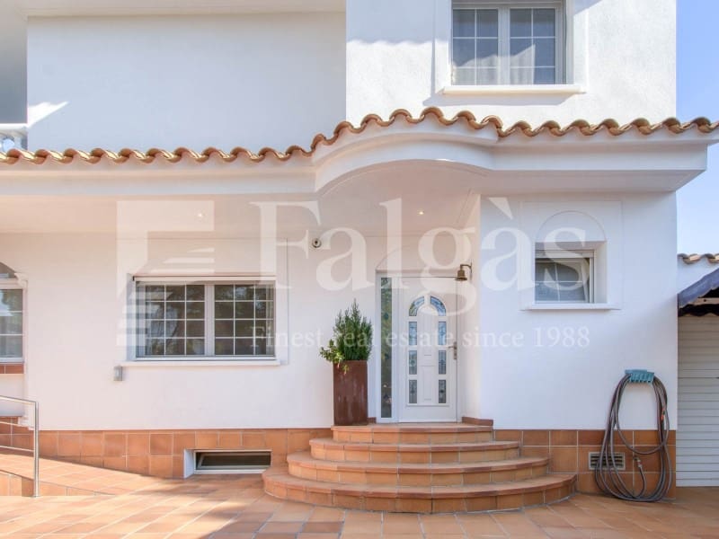 5 quarto Moradia para venda em Empuriabrava com piscina garagem - 780 000 € (Ref: 9192929)