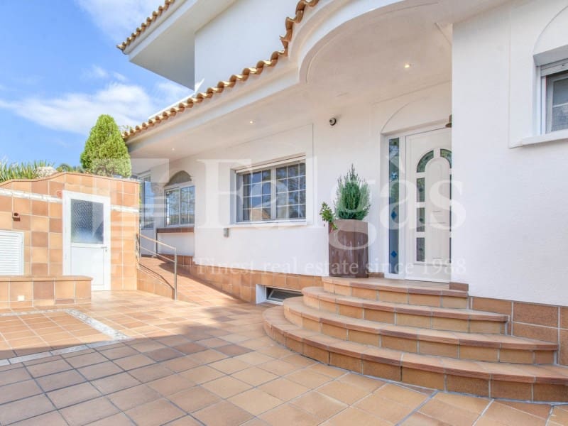 5 quarto Moradia para venda em Empuriabrava com piscina garagem - 780 000 € (Ref: 9192929)