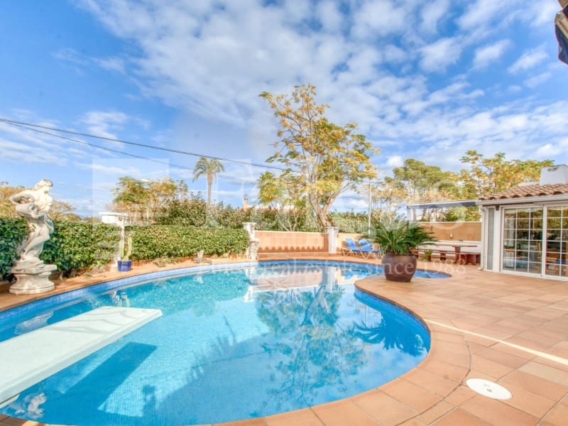 5 quarto Moradia para venda em Empuriabrava com piscina garagem - 780 000 € (Ref: 9192929)