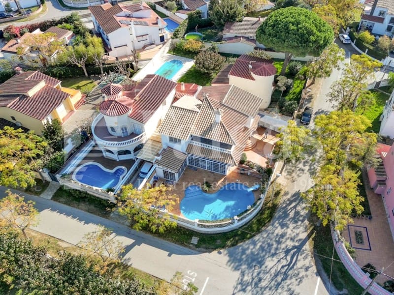 5 quarto Moradia para venda em Empuriabrava com piscina garagem - 780 000 € (Ref: 9192929)