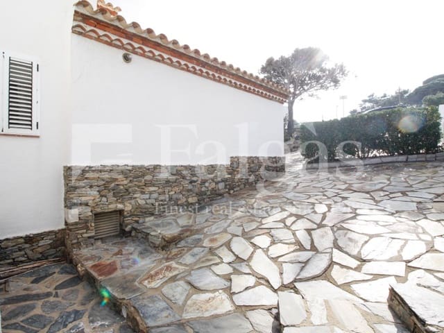 3 bedroom Villa for sale in El Port de la Selva with pool garage - € 790,000 (Ref: 9192930)