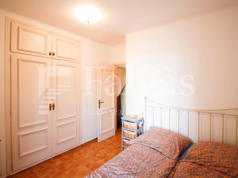 4 slaapkamer Halfvrijstaande villa te koop in Empuriabrava met garage - € 849.000 (Ref: 9192931)