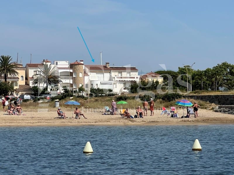 4 slaapkamer Halfvrijstaande villa te koop in Empuriabrava met garage - € 849.000 (Ref: 9192931)