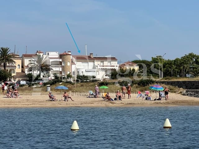 4 slaapkamer Halfvrijstaande villa te koop in Empuriabrava, Castelló d'Empúries met garage - € 849.000 (Ref: 9192931)