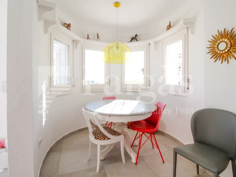 4 slaapkamer Halfvrijstaande villa te koop in Empuriabrava met garage - € 849.000 (Ref: 9192931)