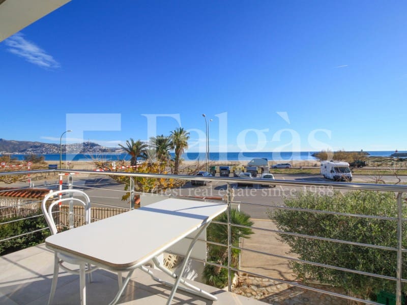 4 slaapkamer Halfvrijstaande villa te koop in Empuriabrava met garage - € 849.000 (Ref: 9192931)