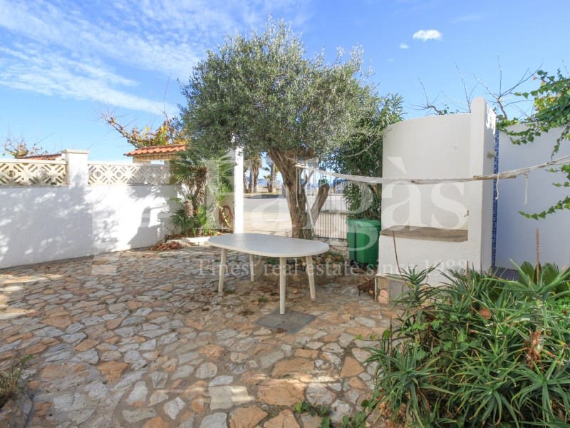 4 slaapkamer Halfvrijstaande villa te koop in Empuriabrava met garage - € 849.000 (Ref: 9192931)