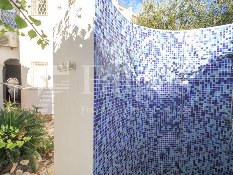 4 slaapkamer Halfvrijstaande villa te koop in Empuriabrava met garage - € 849.000 (Ref: 9192931)