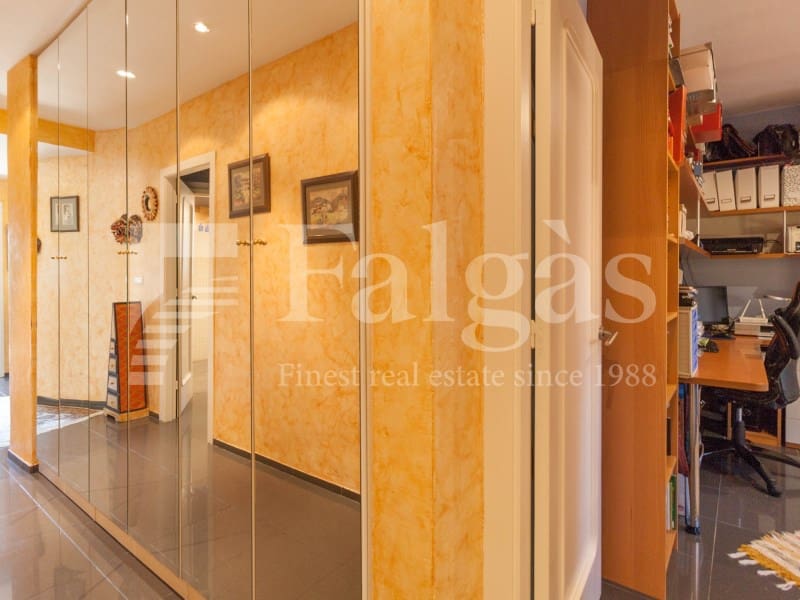 3 soverom Villa til salgs i Empuriabrava med garasje - € 850 000 (Ref: 9192932)