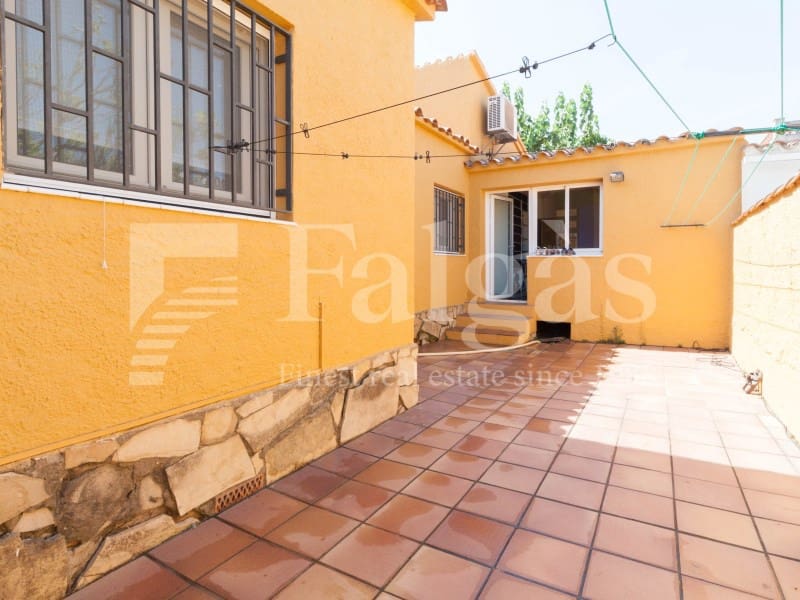 3 soverom Villa til salgs i Empuriabrava med garasje - € 850 000 (Ref: 9192932)