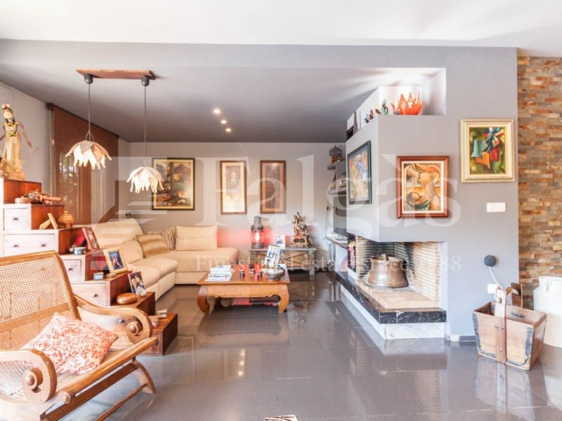 3 soverom Villa til salgs i Empuriabrava med garasje - € 850 000 (Ref: 9192932)