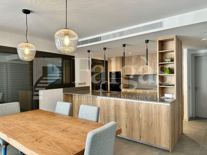 4 bedroom Villa for sale in Lloret de Mar with pool garage - € 869,500 (Ref: 9192934)