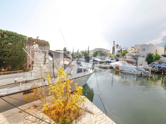 Mark till salu i Empuriabrava, Castelló d'Empúries - 975 000 € (Ref: 9192935)
