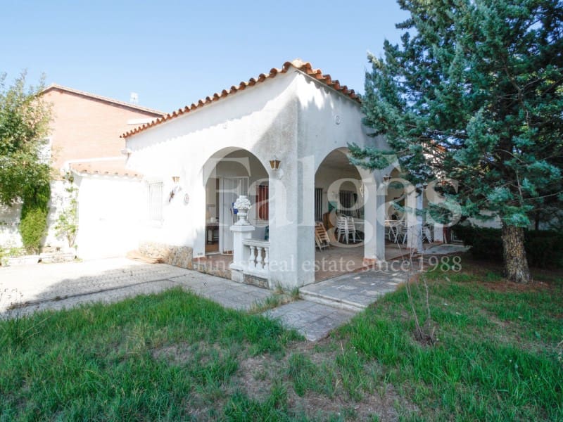 Rakentamaton maa myytävänä paikassa Empuriabrava - 975 000 € (Ref: 9192935)