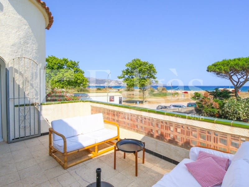 6 chambre Villa/Maison à vendre à Empuriabrava avec garage - 1 090 000 € (Ref: 9192937)