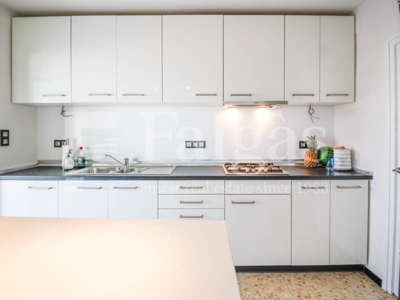 6 chambre Villa/Maison à vendre à Empuriabrava avec garage - 1 090 000 € (Ref: 9192937)