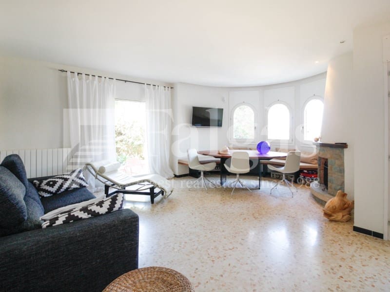 6 chambre Villa/Maison à vendre à Empuriabrava avec garage - 1 090 000 € (Ref: 9192937)
