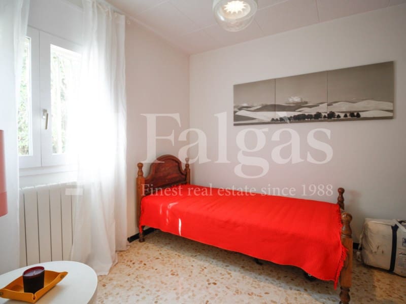 6 chambre Villa/Maison à vendre à Empuriabrava avec garage - 1 090 000 € (Ref: 9192937)