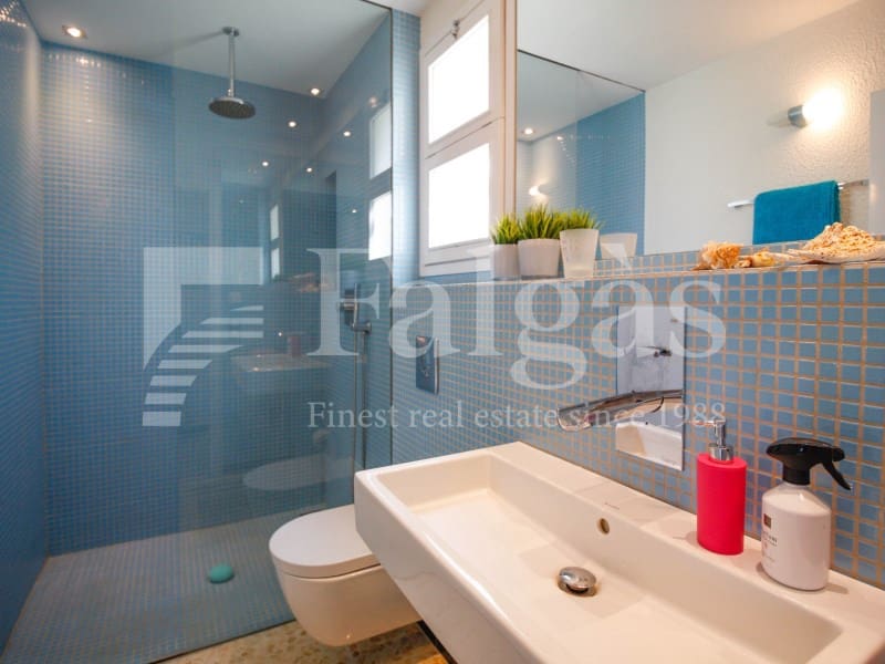 6 chambre Villa/Maison à vendre à Empuriabrava avec garage - 1 090 000 € (Ref: 9192937)