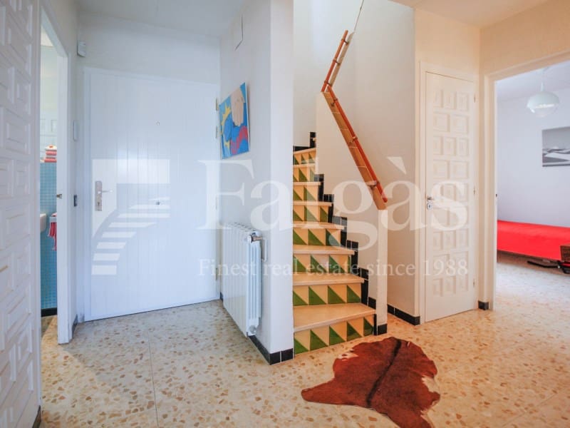 6 chambre Villa/Maison à vendre à Empuriabrava avec garage - 1 090 000 € (Ref: 9192937)