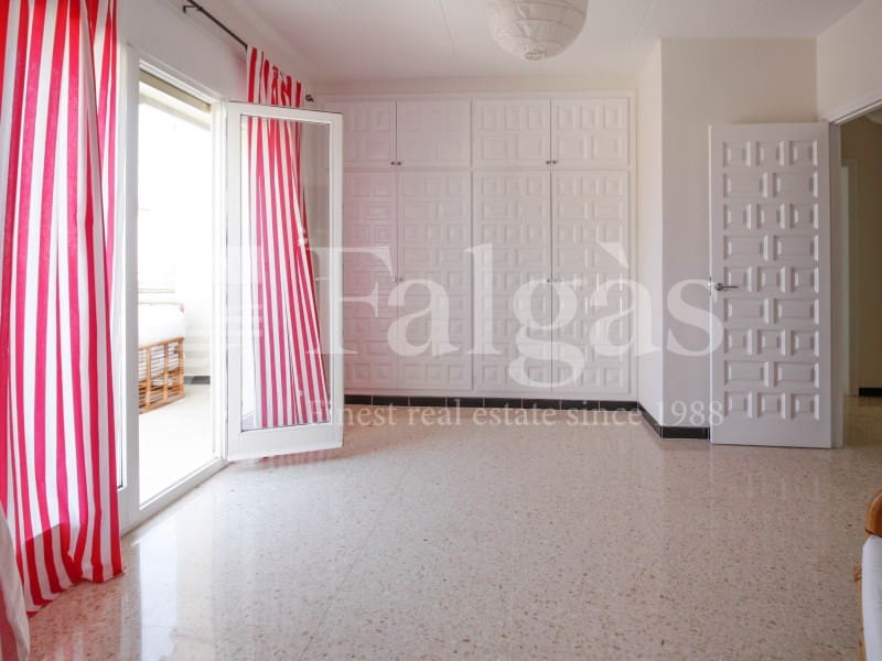 6 chambre Villa/Maison à vendre à Empuriabrava avec garage - 1 090 000 € (Ref: 9192937)