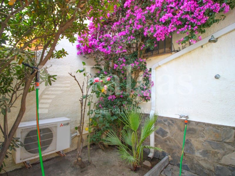 6 chambre Villa/Maison à vendre à Empuriabrava avec garage - 1 090 000 € (Ref: 9192937)