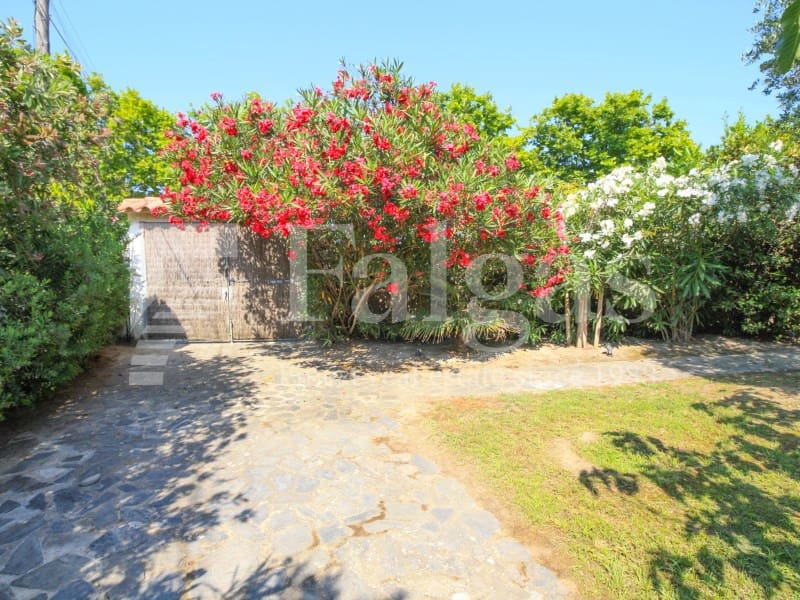 6 chambre Villa/Maison à vendre à Empuriabrava avec garage - 1 090 000 € (Ref: 9192937)