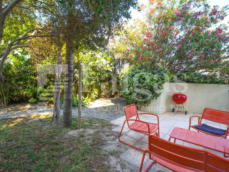 6 chambre Villa/Maison à vendre à Empuriabrava avec garage - 1 090 000 € (Ref: 9192937)