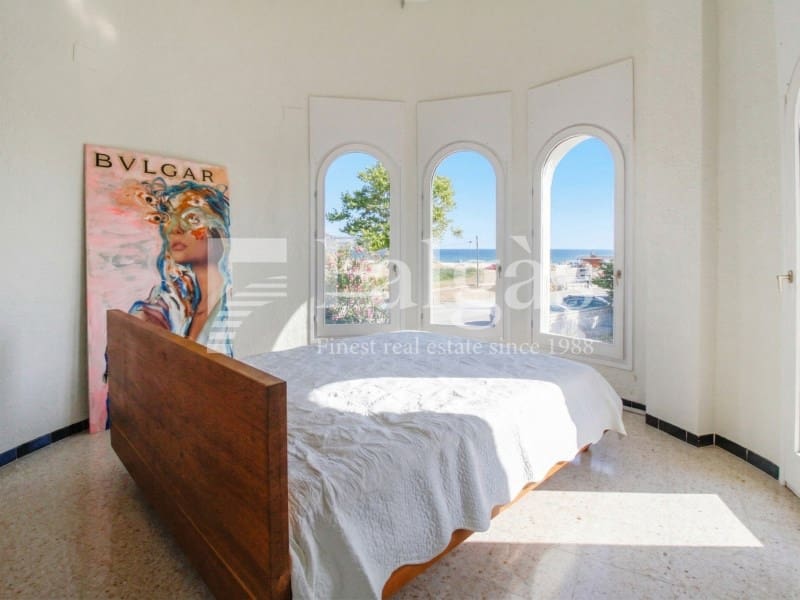 6 slaapkamer Villa te koop in Empuriabrava met garage - € 1.090.000 (Ref: 9192937)