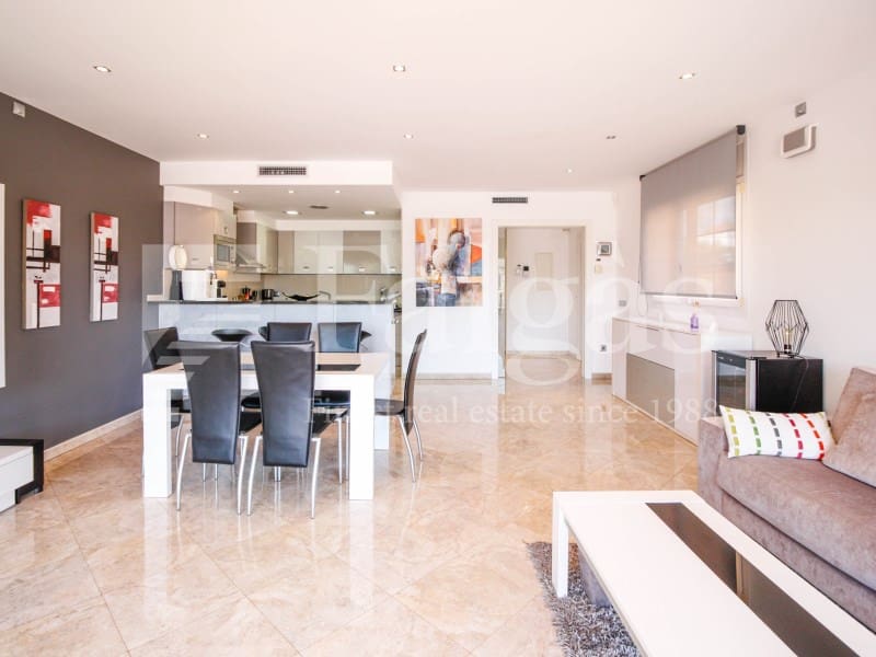 4 soveværelse Villa til salg i Empuriabrava med swimmingpool garage - € 1.295.000 (Ref: 9192938)