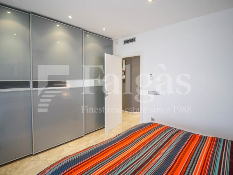 4 soveværelse Villa til salg i Empuriabrava med swimmingpool garage - € 1.295.000 (Ref: 9192938)