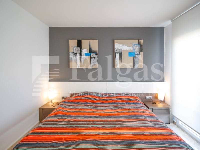 4 soveværelse Villa til salg i Empuriabrava med swimmingpool garage - € 1.295.000 (Ref: 9192938)