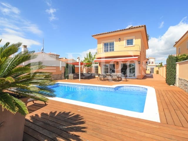 4 bedroom Villa for sale in Empuriabrava, Castelló d'Empúries with pool garage - € 1,295,000 (Ref: 9192938)