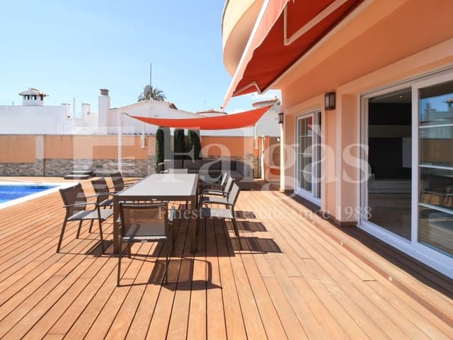 4 bedroom Villa for sale in Empuriabrava, Castelló d'Empúries with pool garage - € 1,295,000 (Ref: 9192938)