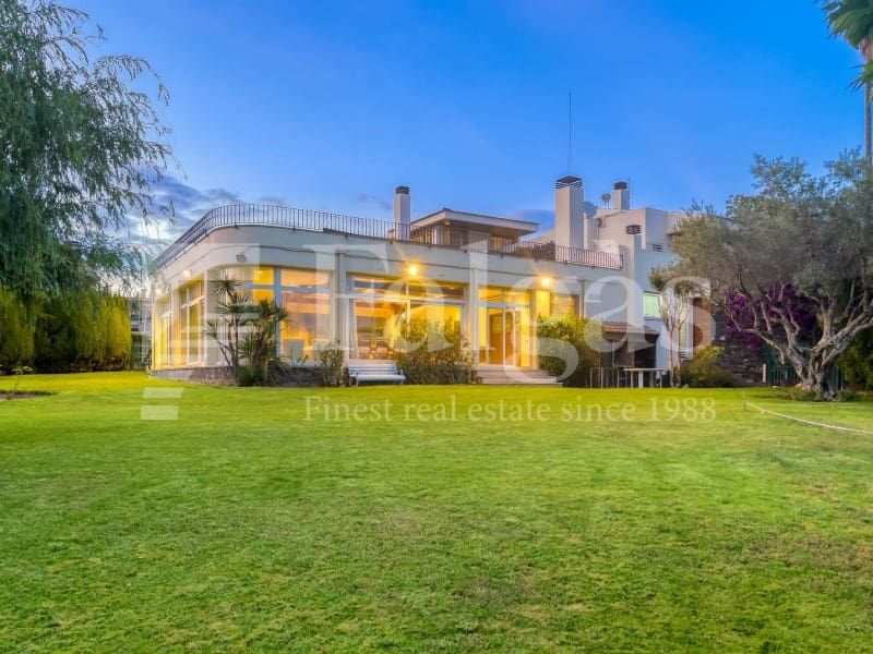 7 bedroom Villa for sale in Roses with pool garage - € 1,450,000 (Ref: 9192939)