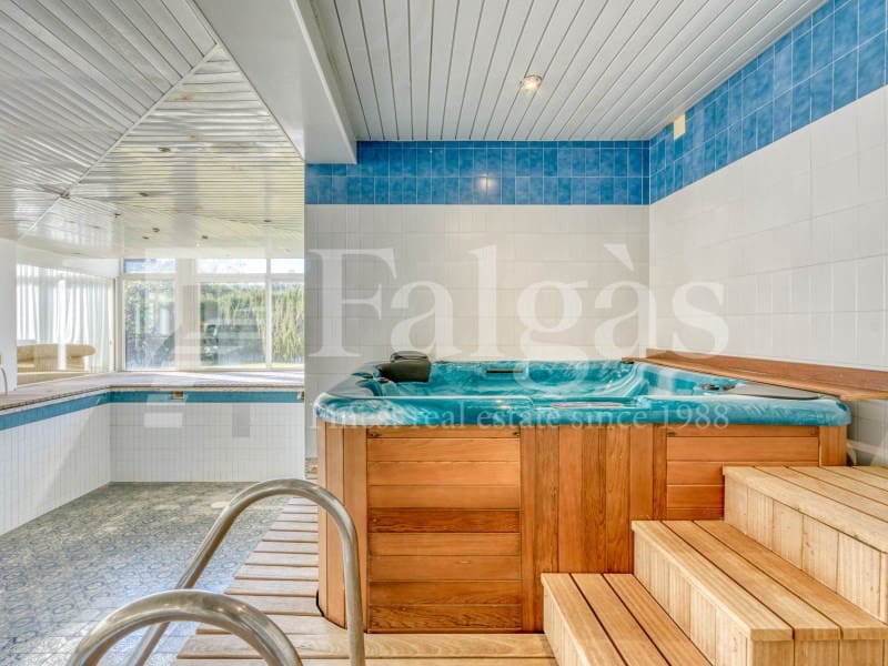 7 bedroom Villa for sale in Roses with pool garage - € 1,450,000 (Ref: 9192939)