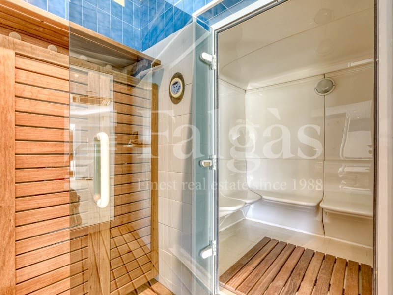 7 bedroom Villa for sale in Roses with pool garage - € 1,450,000 (Ref: 9192939)