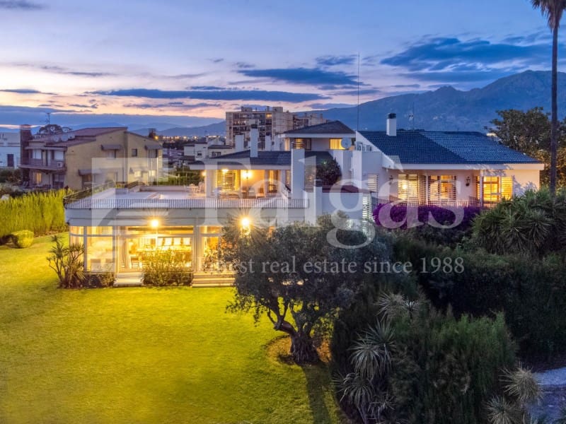 7 bedroom Villa for sale in Roses with pool garage - € 1,450,000 (Ref: 9192939)