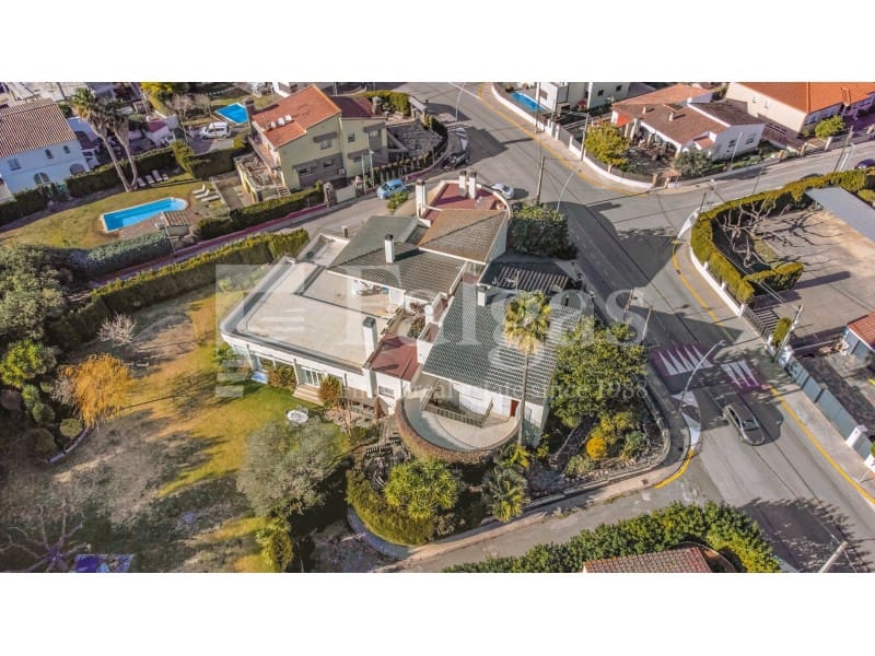 7 bedroom Villa for sale in Roses with pool garage - € 1,450,000 (Ref: 9192939)