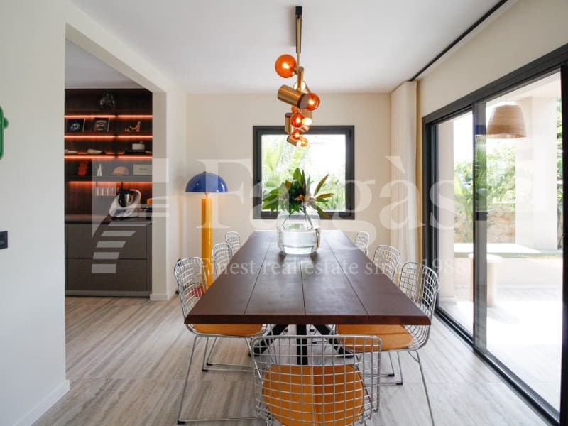 4 soveværelse Villa til salg i Empuriabrava med swimmingpool - € 1.450.000 (Ref: 9192940)