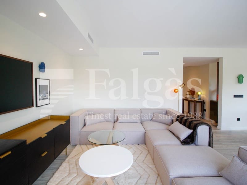 4 soveværelse Villa til salg i Empuriabrava med swimmingpool - € 1.450.000 (Ref: 9192940)